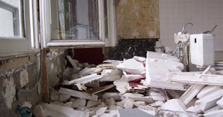 Демонтаж хрущевки в Гусь-Хрустальном - удаление старых полов и стен по выгодной цене от 1755 рублей.